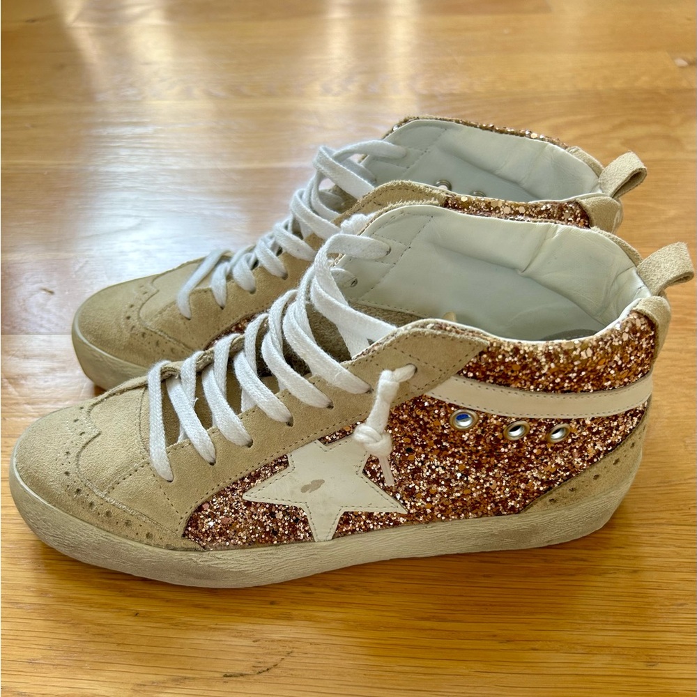 Golden Goose
Mid Star Glitter Upper Leather Star Sneakers